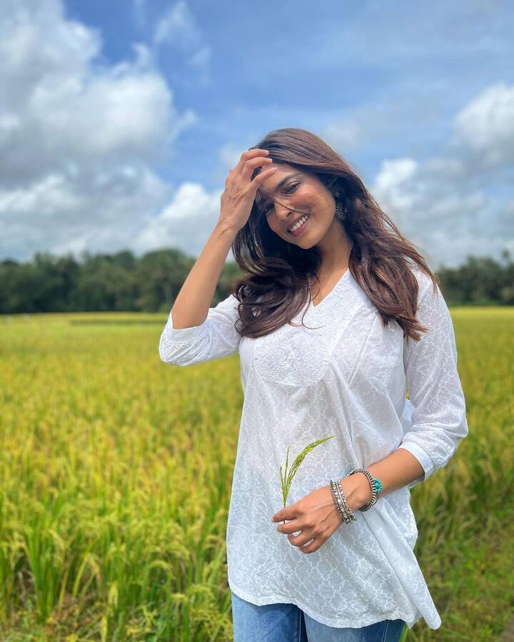 பூ பூத்த சாலை நீ..!