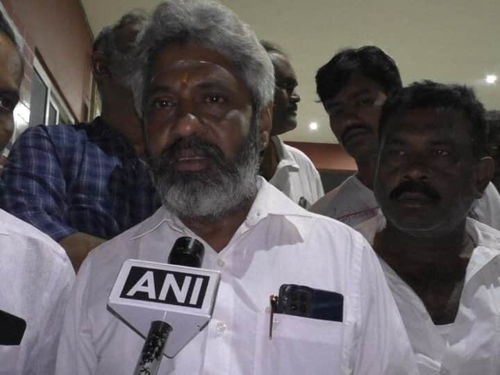 Tamil Nadu: Three Petrol Bombs Hurled At RSS Member MS Krishnan's Residence In Madurai Tamil Nadu: Three Petrol Bombs Hurled At RSS Member MS Krishnan's Residence In Madurai