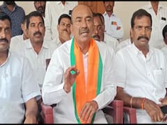 Etela Rajender : చిగురుమామిడి పాఠశాలలో కులాల వారీగా అటెండెన్స్, స్కూల్లో దొరతనం ఏంటని ఈటల రాజేందర్ ఫైర్