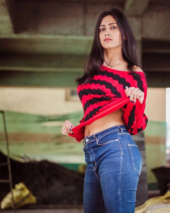 PHOTO: सिंपल 'अंतरा' का बोल्ड और खूबसूरत लुक सोशल मीडिया पर है चर्चा में, देखें फोटो.. PHOTO: सिंपल 'अंतरा' का बोल्ड और खूबसूरत लुक सोशल मीडिया पर है चर्चा में, देखें फोटो..
