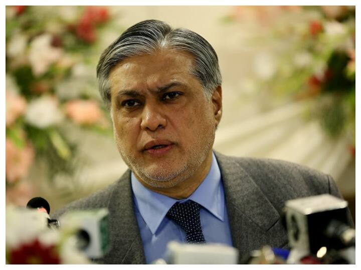 Pak Finance Minister Miftah Ismail Steps Down; Makes Way For Senior PML-N Leader Ishaq Dar To Take Over Pak Finance Minister Miftah Ismail Steps Down, Makes Way For Senior PML-N Leader Ishaq Dar To Take Over