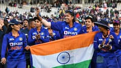 সব ধরনের ক্রিকেট থেকে অবসর ঘোষণা ঝুলনের, শুভেচ্ছা জানালেন সৌরভ, জয় শাহরা