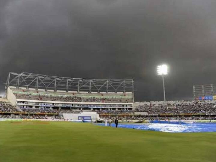 IND vs AUS 3rd T20I Hyderabad Weather Forecast Pitch Report India vs Australia T20I series Hyderabad Rajiv Gandhi Stadium IND vs AUS 3rd T20: क्या निर्णायक मुकाबले में भी बारिश बिगाड़ेगी मजा? जानें कैसा रहेगा आज हैदराबाद का मौसम