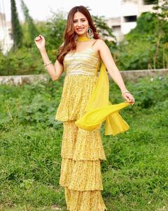 PHOTO: छोट्या पडद्यावरील प्रसिद्ध अभिनेत्री सरगुन मेहताचा ग्लॅम अवतार!