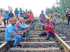 মহালয়ার সকালে স্বস্তি, খেমাশুলি এবং কুস্তাউরে অবরোধ প্রত্যাহার কুড়মিদের