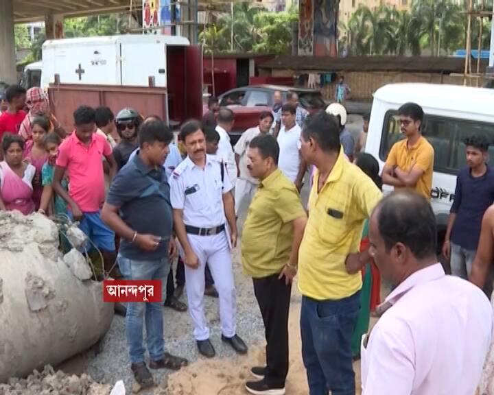 Unidentified Body Of Woman Has Been Found From A Pond Of Mukundapur Kolkata News:বাইপাসের ধারে ঝিল থেকে উদ্ধার মহিলার দেহ, মুকুন্দপুরের ঘটনায় নাম-পরিচয় নিয়ে ধন্দে পুলিশ