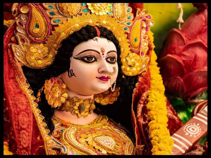 Dussehra 2022:these are the mantars for Sharan-Navaratri first day, Durga astotram and Sri Durga Kavacham, know in details Dussehra 2022: శరన్నవరాత్రుల్లో మొదటి రోజు పారాయణం చేయాల్సినవి ఇవే