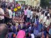 தவறு செய்த மாணவனை தண்டித்த ஆசிரியர்கள்  மீது  நடவடிக்கை; ஆசிரியர்களுக்கு ஆதரவாக களமிறங்கிய மாணவர்கள்