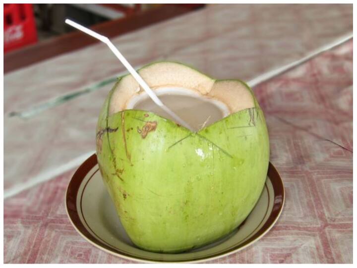 उपवास में लोग पानी बहुत कम पीते हैं. जिससे गैस बनती है. आप 1-2 नारियल पानी व्रत वाले दिन जरूर पिएं इससे गैस और एसिडिटी दूर होगी.