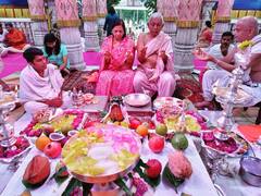Mahalashmi Temple Pune : पुण्याच्या श्री महालक्ष्मी मंदिरात शारदीय नवरात्रोत्सवाला सुरुवात; पुणेकरांची मोठी गर्दी