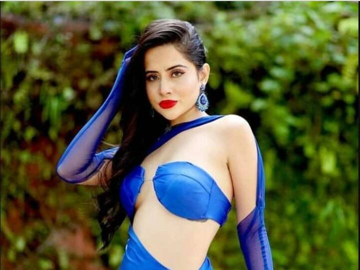 Urfi Javed Lashes At A Netizen Who Offers Her Clothes & Asks Media To Stop Giving Her Weightage Uorfi Javed Lashes At A Netizen Who Offers Her Clothes