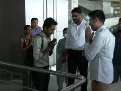 गुजरात के हर्ष सोलंकी अपने परिवार के साथ पहुंचे दिल्ली, CM केजरीवाल ने भोज पर किया है आमंत्रित