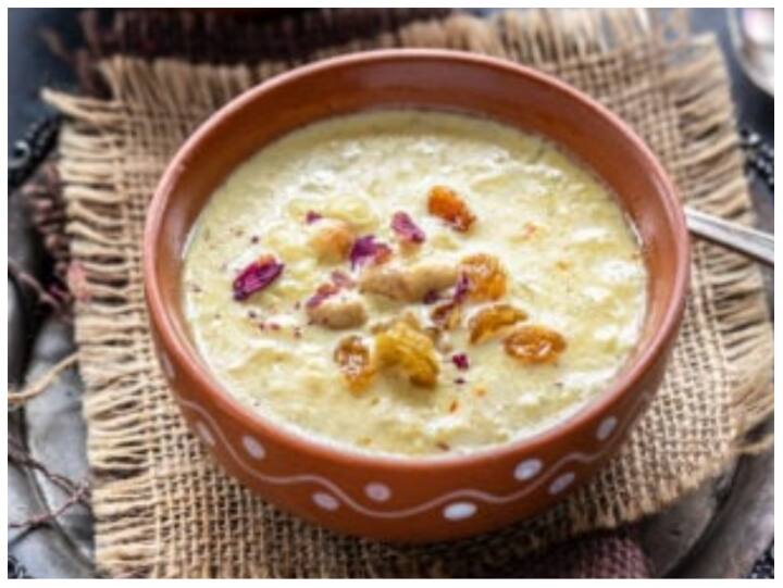 व्रत वाले दिन आप लौकी का इस्तेमाल करें. इससे बिल्कुल भी एसिडिटी नहीं होती. आप लौकी की खीर बनाकर खा सकते हैं.