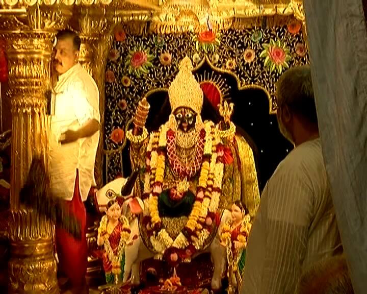 નવરાત્રીનું પર્વ માતાની આરાધના અને ઉપાસનાનું છે. જેમાં માતાજીના નવદુર્ગાના રૂપની પૂજા કરવામાં આવે છે .