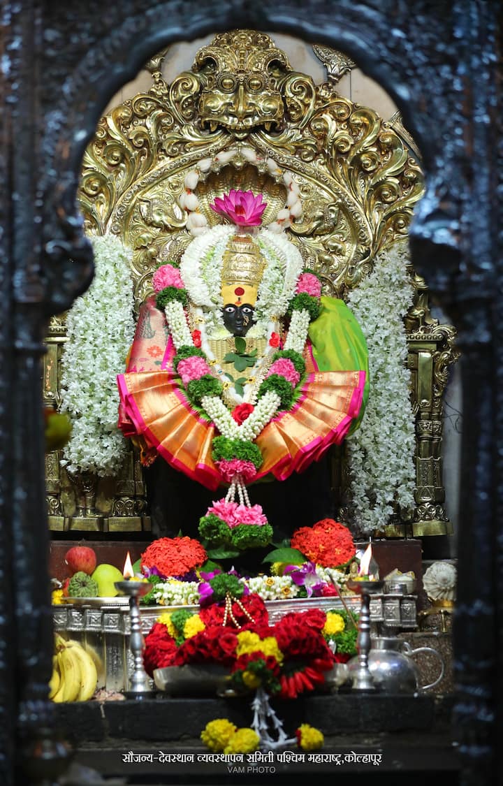 पुजा बांधण्यात आल्यानंतर देवीचे रुप