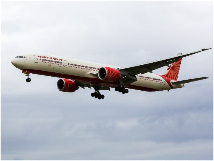 Air India: पक्षी से टकराने के बाद एयर इंडिया के विमान की इमरजेंसी लैंडिंग
