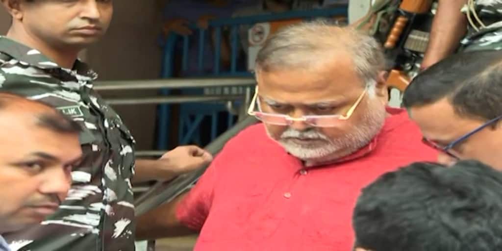 Kalyanmay Bhattacharya The Son In Law Of Partha Chatterjee Is Being Questioned By ED As He Returned From US SSC Scam: ইডি-র রেডারে পার্থর জামাই, আমেরিকা থেকে ফিরতেই জিজ্ঞাসাবাদ কল্যাণময়কে