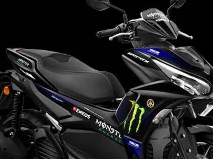 जिथे Yamaha YZF-R15M किंमत 1,90,900 रुपये आहे (एक्स-शोरूम, दिल्ली). तसेच Yamaha MT-15 V2.0 ची किंमत 1,65,400 रुपये (एक्स-शोरूम, दिल्ली) आहे.