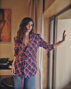 PHOTO: अभिनेत्री करिश्मा तन्नाचा सिजलिंग अवतार; फोटो चर्चेत!