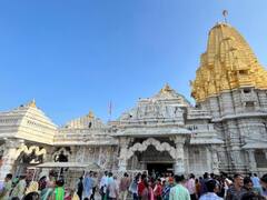 Manish Sisodia at Ambaji Temple: अंबाजी मंदिर पहुंचे दिल्ली के उप मुख्यमंत्री मनीष सिसोदिया, नवरात्रि के मौके पर की पूजा-अर्चना