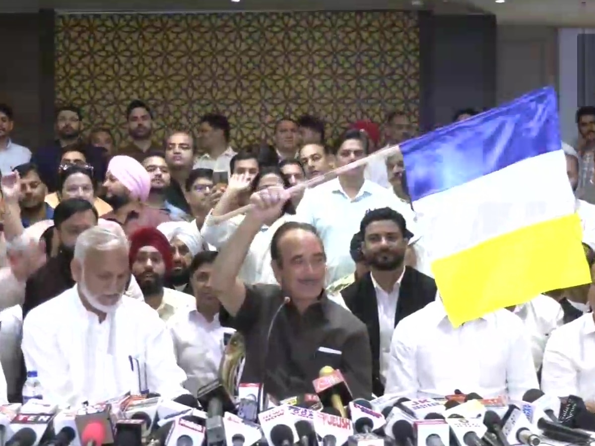 Ghulam Nabi Azad Announces His New Political Party In Jammu, Unveils Outfit's Name & Flag