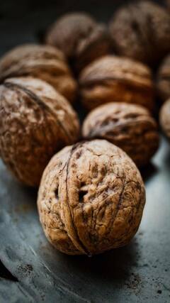 Walnut Benefits : सकाळी रिकाम्या पोटी फक्त 2 अक्रोड खा; तंदुरुस्त राहा