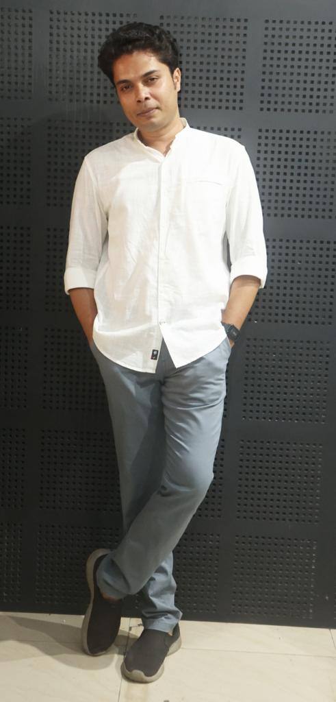 Pretentious Parameter, Toxic Talent এবং Negligible Knowledge এই তিনটি বিষয়ের ওপর হয় পরীক্ষা। সারা দেশ থেকে প্রতিবছর দশ লক্ষের বেশী ছাত্রছাত্রী IIC পরীক্ষায় বসে। কিন্তু সিট মোটে ১৯৮৪টি।