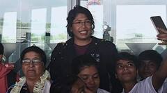 Jhulan Goswami: অবসরের পর ঘরে ফিরলেন ঝুলন, রাজকীয় বরণ সিএবির তরফে