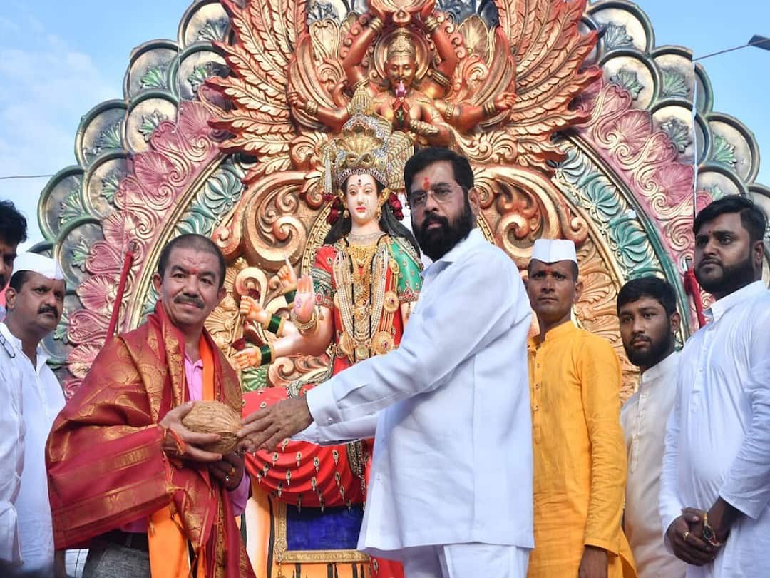 Bal Thackeray's Old-Time Assistant Champa Singh Thapa Joins Eknath Shinde Camp Bal Thackeray's Old-Time Assistant Champa Singh Thapa Joins Eknath Shinde Camp