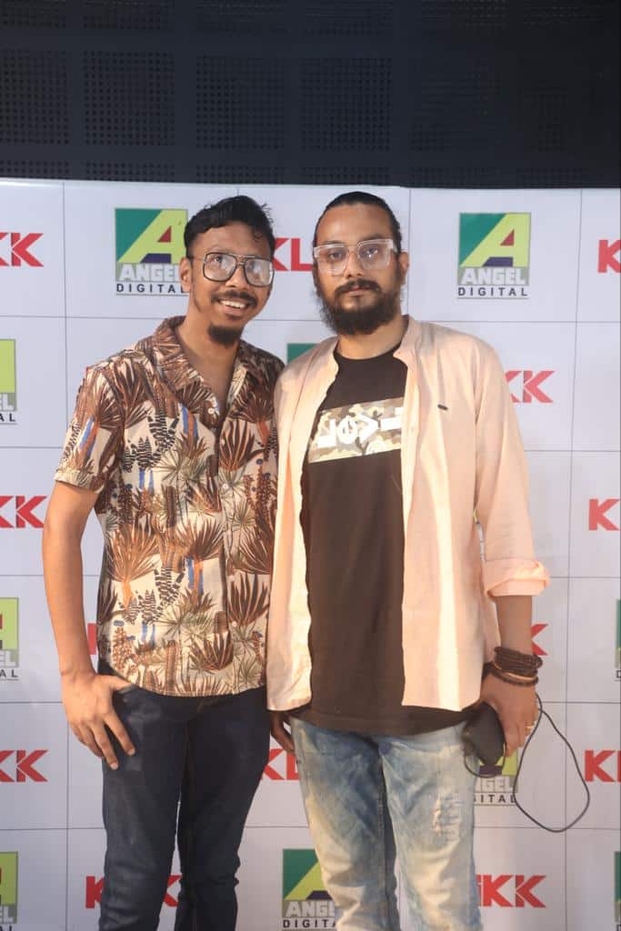 এই সিরিজে দেখা যাবে মোট ছয়টি পর্ব। সেগুলি হল, 'ইন্ট্রো', 'ওরিয়েন্টেশন', 'অ্যাসাইনমেন্ট', 'আনকমন রুম', 'হেলদি কম্পিটিশন', 'রেজাল্ট'।