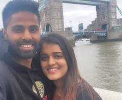 ਸੂਰਿਆਕੁਮਾਰ ਯਾਦਵ ਮੈਚ ਤੋਂ ਇਕ ਦਿਨ ਪਹਿਲਾਂ ਪਤਨੀ ਨਾਲ ਬਿਤਾਉਣਾ ਕਰਦੇ ਨੇ ਪਸੰਦ, ਅਜਿਹੀ ਹੈ ਇਨ੍ਹਾਂ ਦੀ ਲਵ ਸਟੋਰੀ...