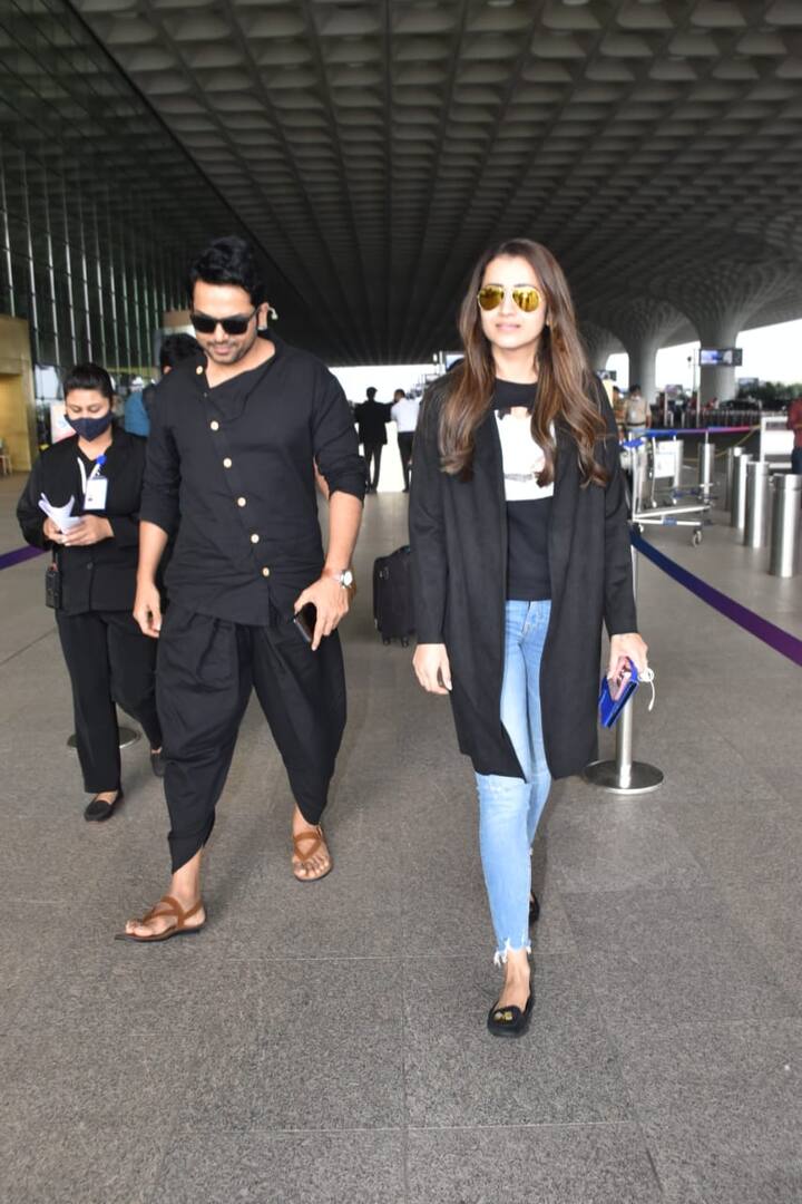 చోళ రాజకుమారులుగా  విక్రమ్, జయం రవి, కార్తీ, శోభిత ధూళిపాళ  నటిస్తున్నారు.