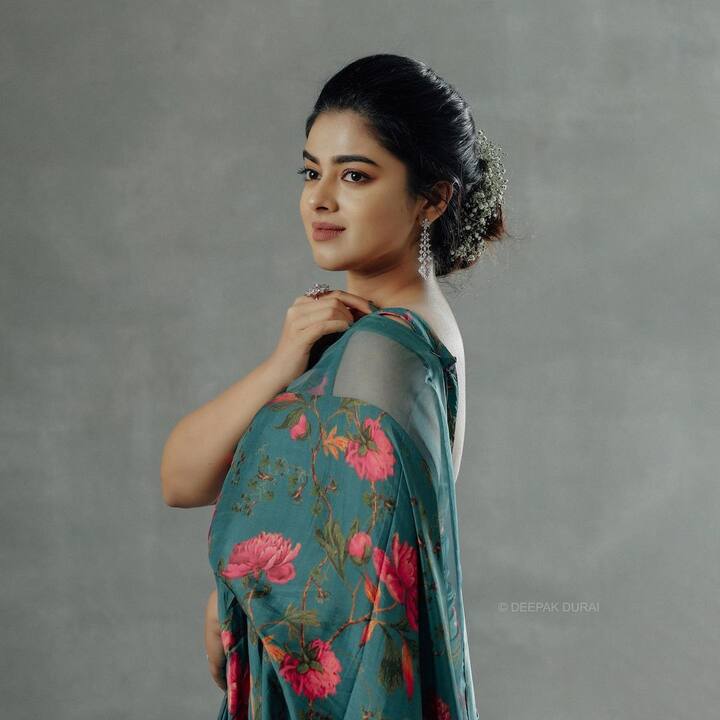 தினம் சொப்பனத்தில் மட்டும் தான் உன்ன நான் சந்தித்தேன்