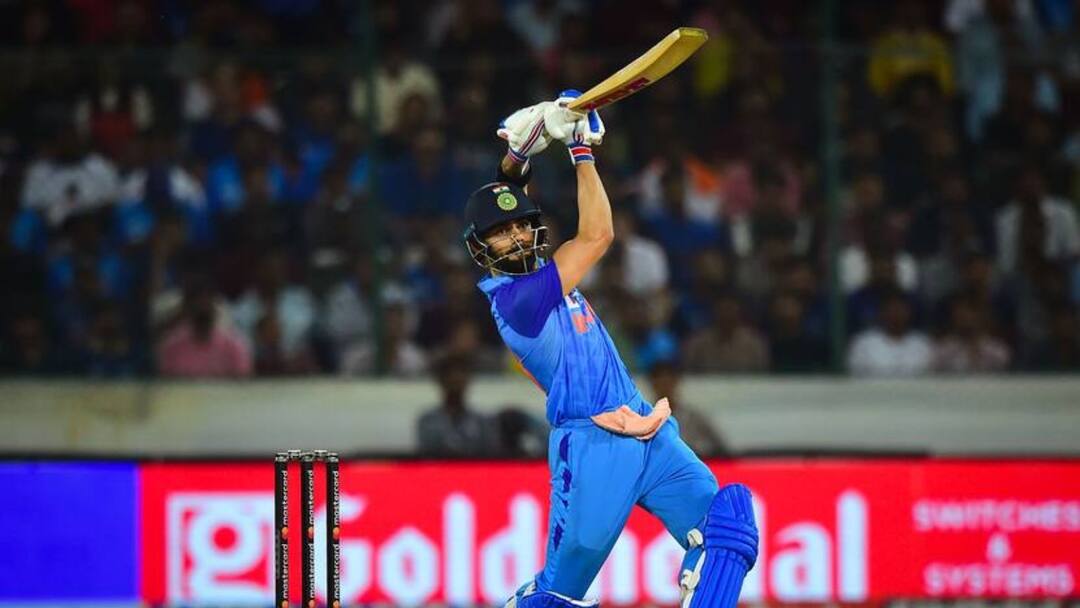 Rohit Sharma Applauds Virat Kohli following superb fifty vs Australia in 3rd T20I Rohit Applauds Virat: অস্ট্রেলিয়ার বিরুদ্ধে শেষ ম্যাচে দুরন্ত অর্ধশতরান বিরাটের, পিঠ চাপড়ে বাহবা দিলেন রোহিত