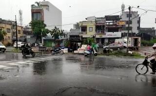 Gujarat Monsoon: પ્રથમ નોરતે જ રાજ્યમાં આ વિસ્તારમાં શરૂ થયો વરસાદ, ગરબા આયોજકોમાં ચિંતા