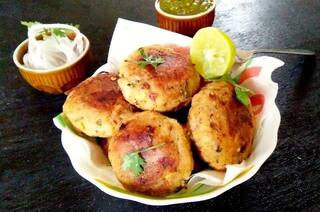 Navratri Recipes 2022: નવરાત્રીના ઉપવાસમાં કાચા કેળામાંથી બનાવો આ ચટપટી આઈટમ, જાણી લો રેસિપી