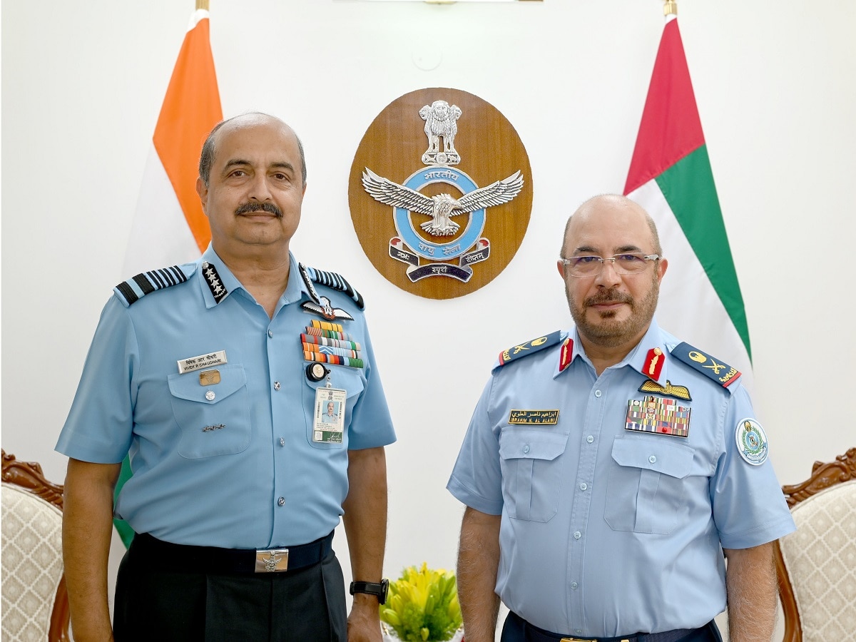 uae-air-force-commander-meets-air-chief-vice-chief-of-army-staff