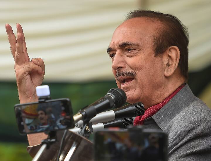 गुलाम नबी आजाद ने बनाई डेमोक्रेटिक आजाद पार्टी, बोले- हमारी किसी से कोई राजनीतिक दुश्मनी नहीं Ghulam Nabi Azad Party name announced Democratic Azad party गुलाम नबी आजाद ने बनाई डेमोक्रेटिक आजाद पार्टी, बोले- हमारी किसी से कोई राजनीतिक दुश्मनी नहीं