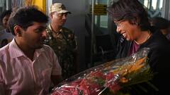 Jhulan Goswami: অবসরের পর ঘরে ফিরলেন ঝুলন, রাজকীয় বরণ সিএবির তরফে