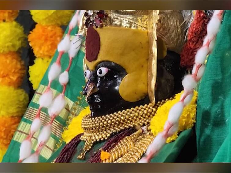 Navratri 2022 Navratri celebrations begin at Peshwa era Mahalakshmi Temple in Kalyan Know history Kalyan Navratri 2022 : कल्याणमधील पेशवेकालीन महालक्ष्मी मंदिरात नवरात्र उत्सवास सुरुवात; जाणून घ्या इतिहास