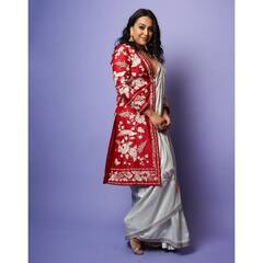 PHOTO: स्वरा भास्करची स्टाईलच न्यारी, सुंदर साडीत दिसतेय भारी!