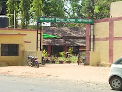 जशपुर: जिला शिक्षा कार्यालय के आदेश पर विवाद, बिना शिक्षकों को भेजे कर दिया ट्रांसफर, अब डीईओ ने कही ये बात