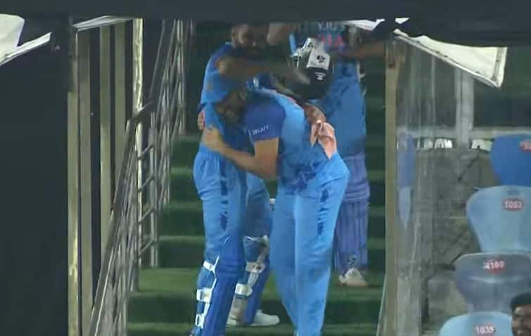 IND vs AUS 3rd T20I 2022 Virat Kohli Rohit Sharma Celebrate Together After Team India win Against AUS Watch Video IND vs AUS 3rd T20I : জড়িয়ে ধরে একে অপরের পিঠ চাপড়ে আনন্দ, রোহিত-বিরাটের সেলিব্রেশনে মজল নেট