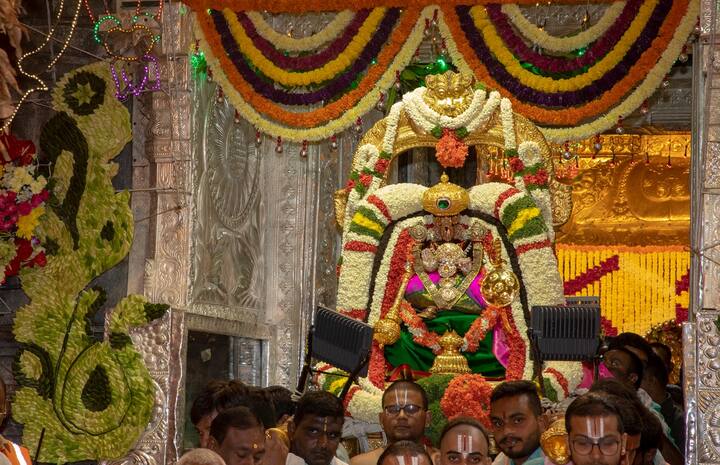 తిరు మాడ వీధుల్లో సేనాధిపతి ఉత్సవం, వైఖానస ఆగమోక్తంగా అంకురార్పణ ఘట్టం నిర్వహించారు.