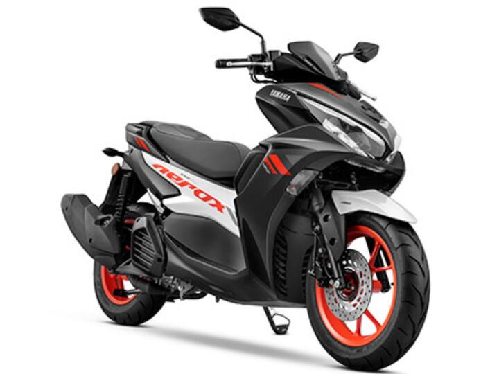 Aerox 155 ला डिजिटल इन्स्ट्रुमेंट क्लस्टर, कीलेस ऑपरेशन, चार्जिंग सॉकेट आणि सिंगल चॅनेल ABS सुरक्षितता आणि ट्रॅक्शन कंट्रोल सिस्टीम देखील मिळते. या स्कूटरमध्ये ब्लूटूथ कनेक्टिव्हिटीसारख्या अत्याधुनिक फीचर्सने सुसज्ज आहे.