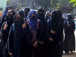 Hijab Row : भारत में मजहबी कट्टरता का 'पिंजरा' कब टूटेगा ? | Ghanti Bajao