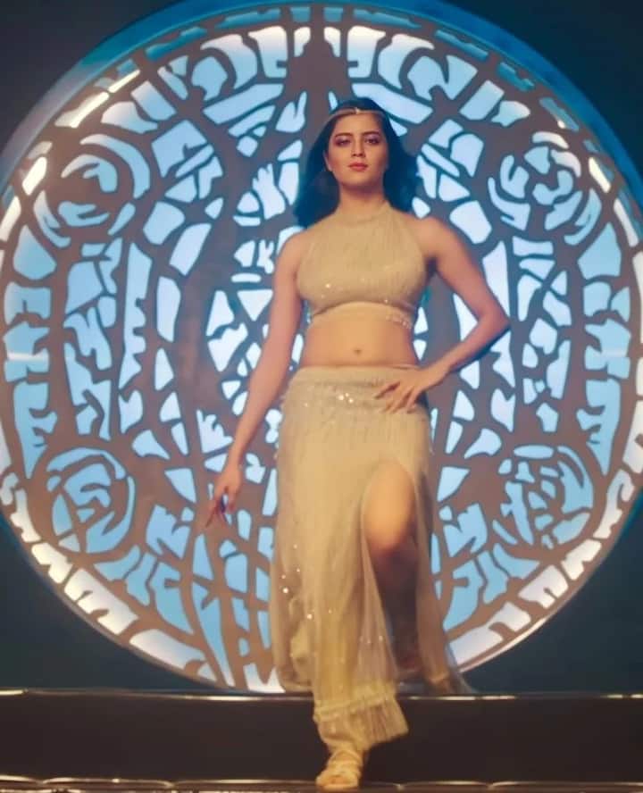 அம்ரிதா கதாநாயகிகளில் ஒருவராக வருகிறார்