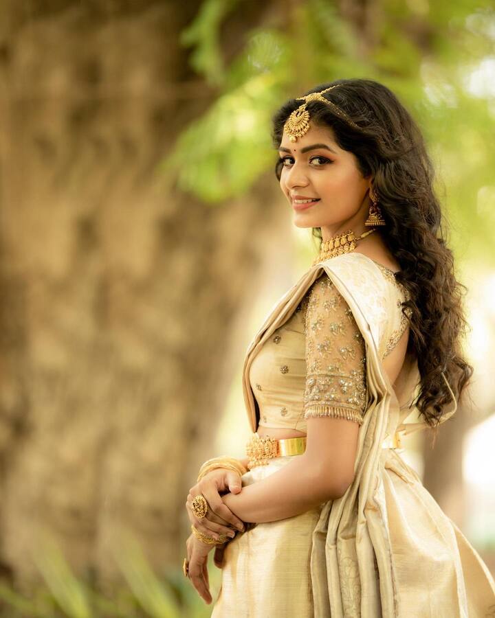 பச்சரிசி போட்ட பொங்கப்பானை ஒலையா