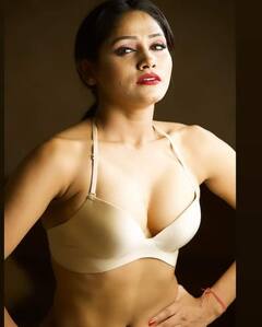 Bhojpuri News: આ છે ભોજપુરી સિનેમાની Urfi Javed, ઈંસ્ટાની ફેશન ક્વિન કહે છે ફેન્સ