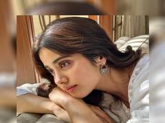 PHOTO : ‘मिस्टर अँड मिसेस माही’साठी जान्हवी कपूर तयार, सोशल मीडियावर फोटो शेअर करत म्हणाली...